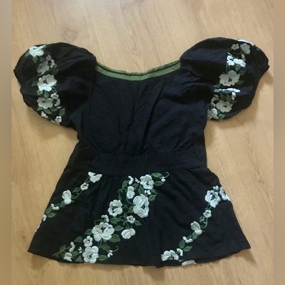 Small Aryeh Top - Picture 3 of 5